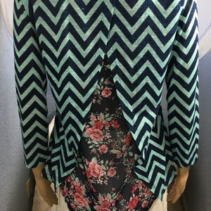 Forever Orchid Girls Blouse Size XL 16 
rose back